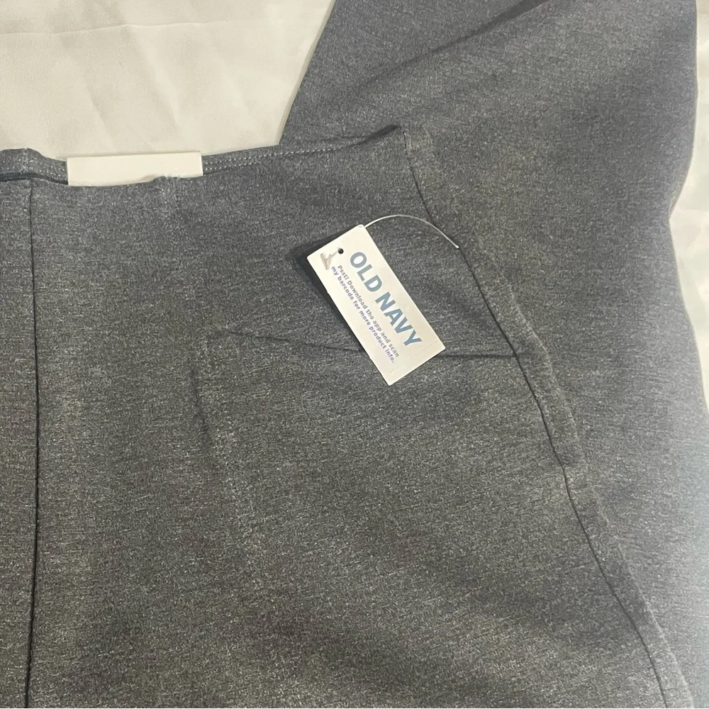 Old Navy Women's Dark Gray Pull On Pants, Extra High-Waisted, Ultra Comfortable.